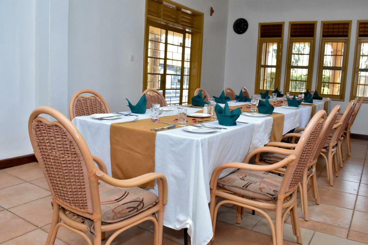 Rates Hotel Mbale Exteriér fotografie