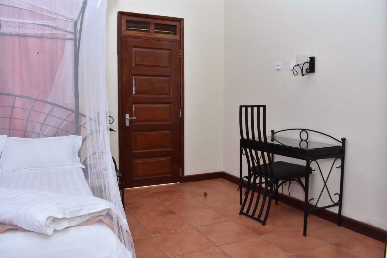 Rates Hotel Mbale Exteriér fotografie