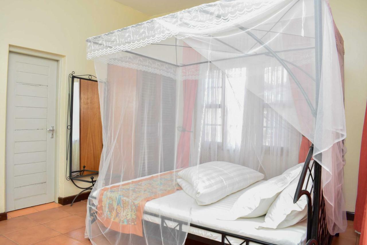 Rates Hotel Mbale Exteriér fotografie