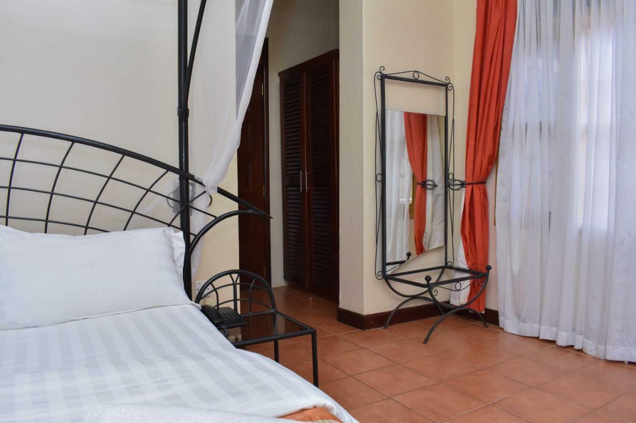 Rates Hotel Mbale Exteriér fotografie
