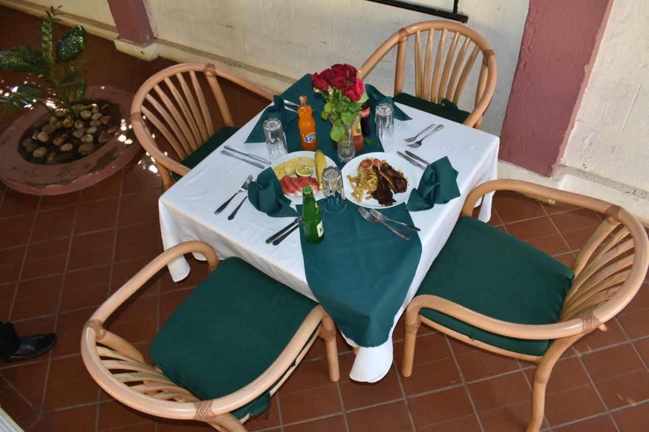 Rates Hotel Mbale Exteriér fotografie
