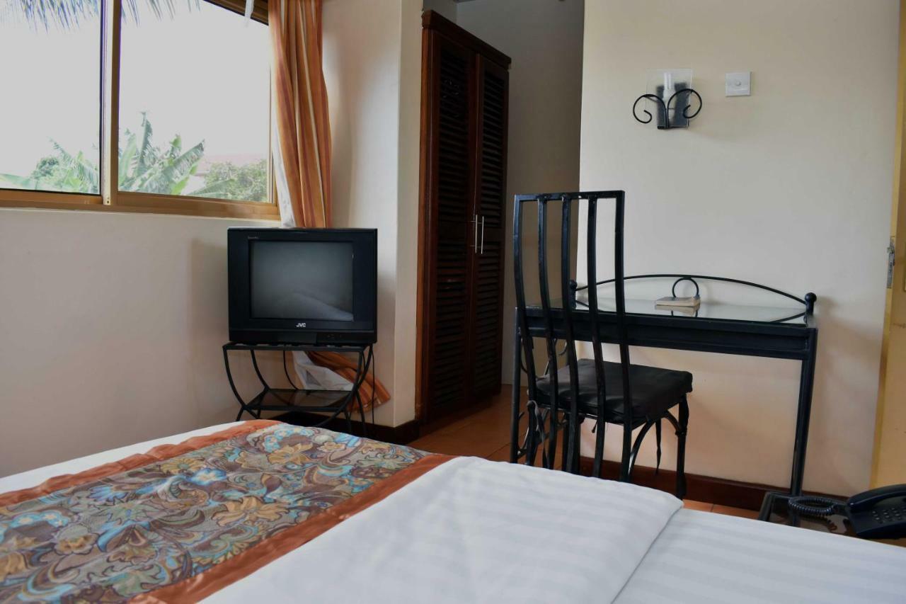 Rates Hotel Mbale Exteriér fotografie
