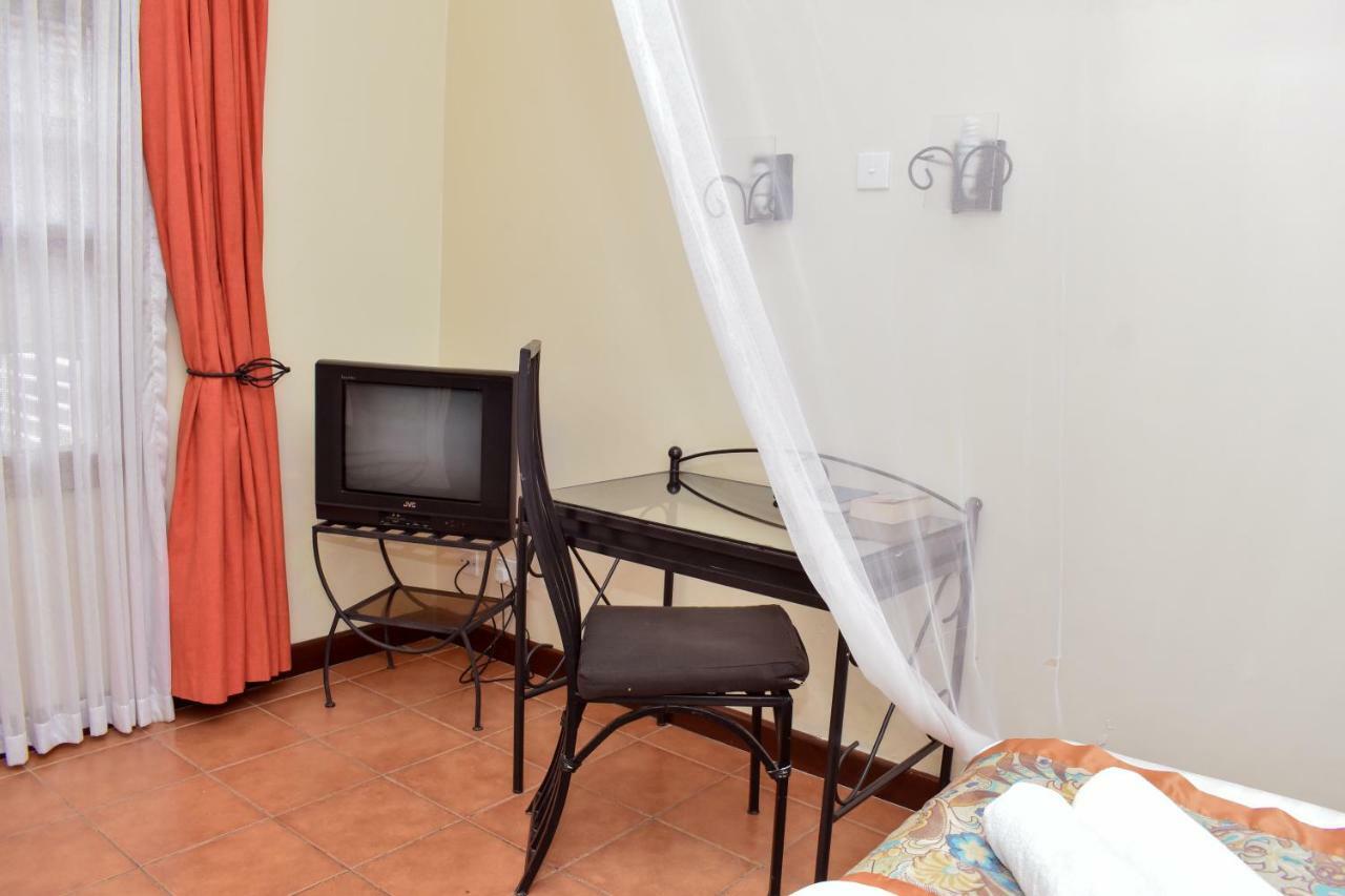 Rates Hotel Mbale Exteriér fotografie