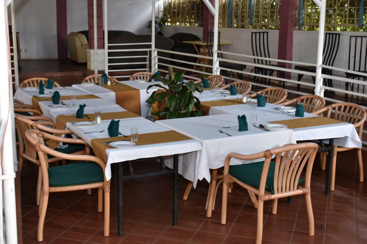 Rates Hotel Mbale Exteriér fotografie