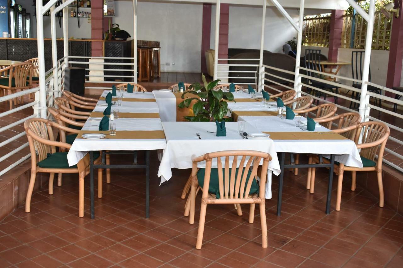 Rates Hotel Mbale Exteriér fotografie
